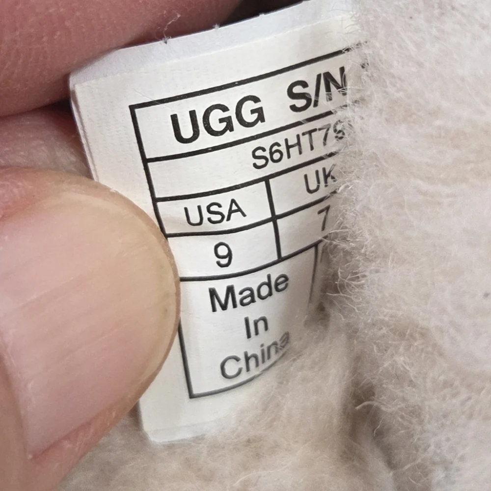 UGG Women's Black Moccasin Slippers‎ - Picture 2 of 7